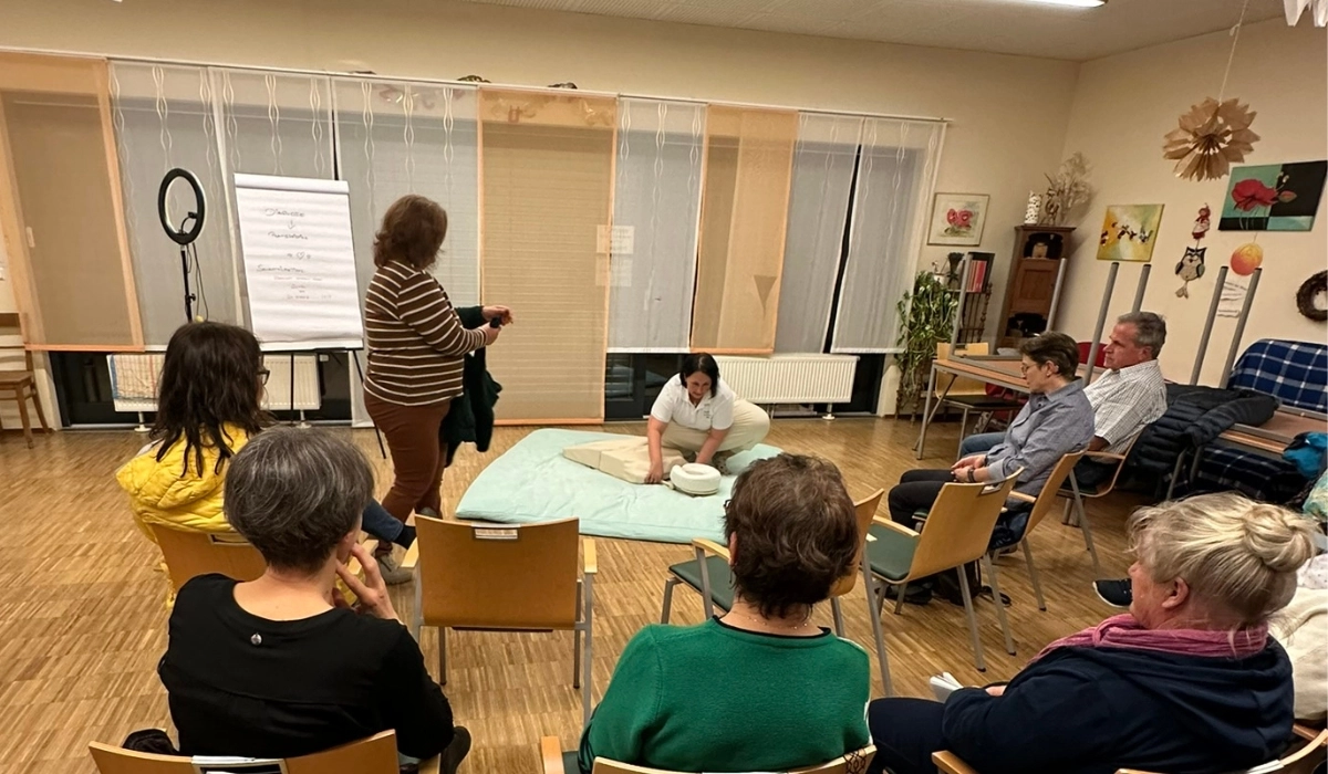 Akademie : Mensch – Ausbildung Shiatsu, TCM, Aufstellungen Praxis Weiz Denise Gutmann